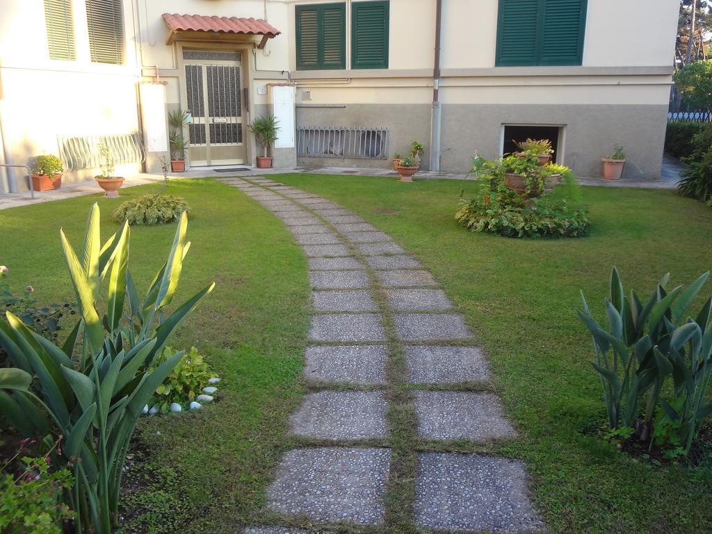 La Pineta Apartment Viareggio Luaran gambar